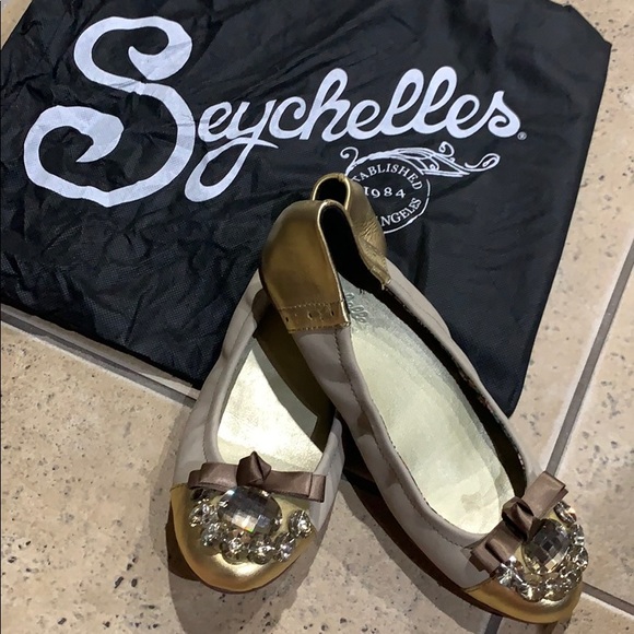 Beautiful 🥿 - Picture 2 of 6